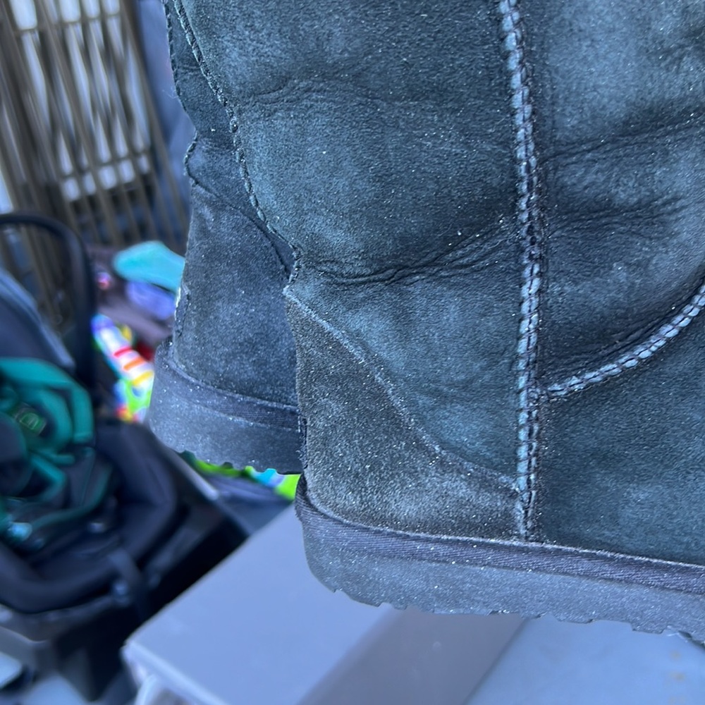 Uggs - image 3